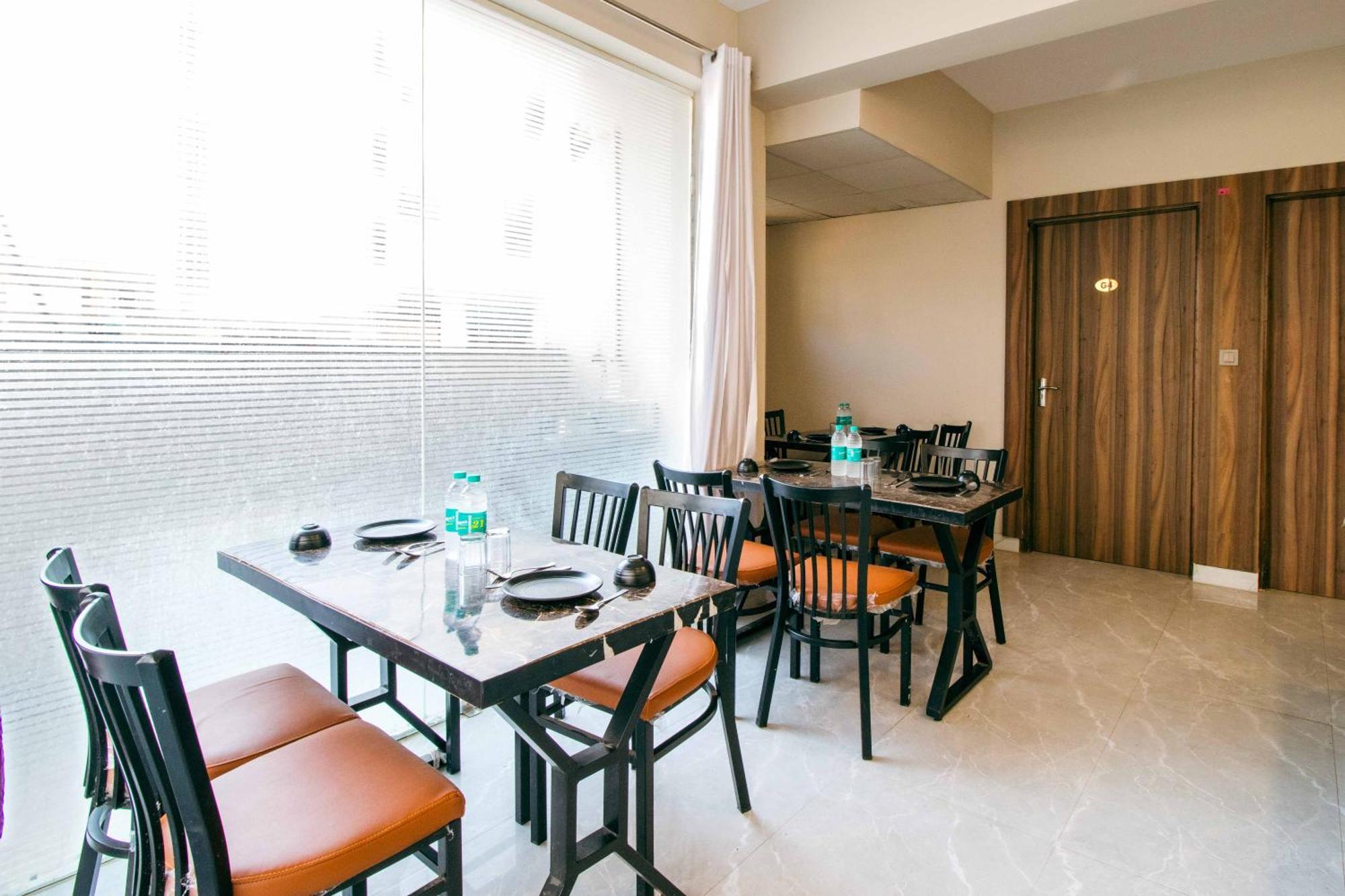 Treebo Elite Corporate, Sector 62 Hotel โนอิดา ภายนอก รูปภาพ