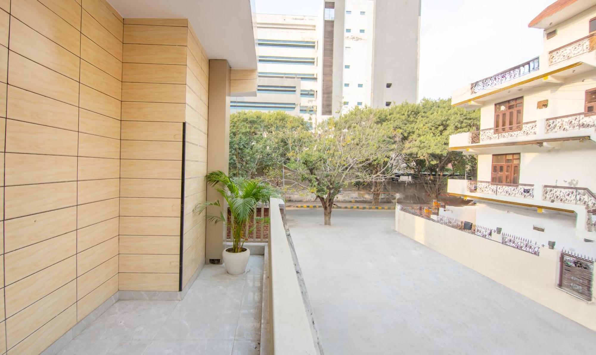 Treebo Elite Corporate, Sector 62 Hotel โนอิดา ภายนอก รูปภาพ